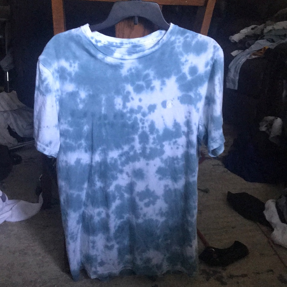 Volcom tie dye shirt